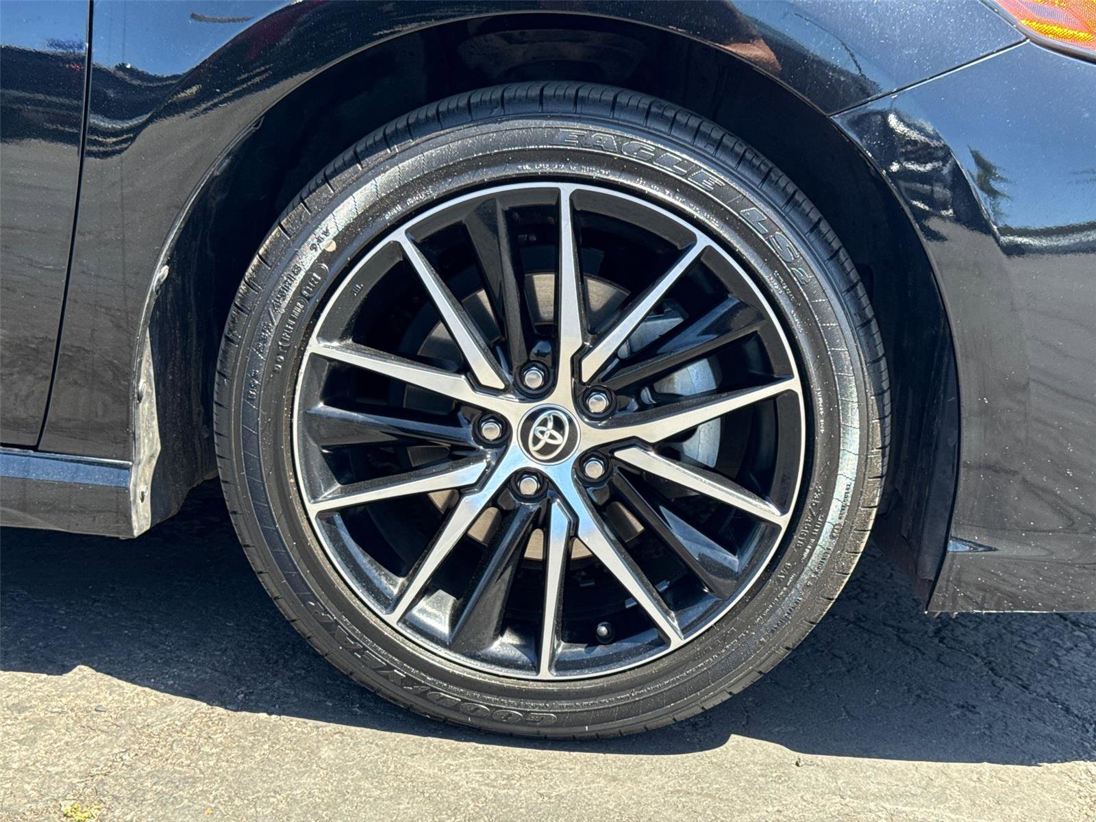 Used 2022 Toyota Camry SE w/ Carpet Mat Package (TMS) image 6
