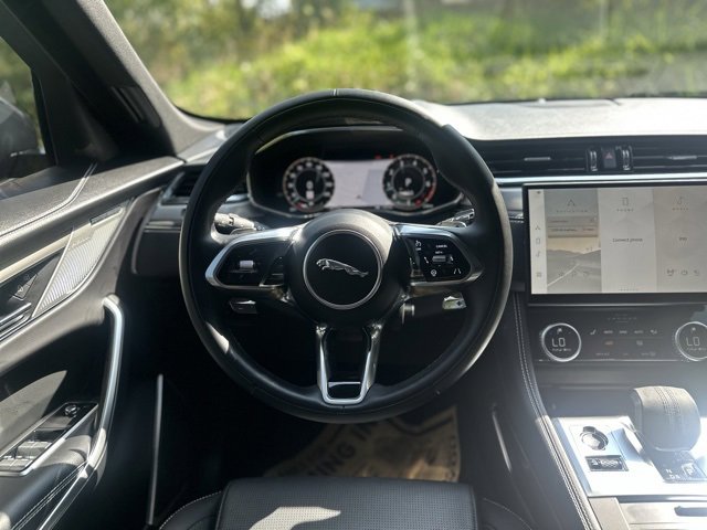 Used 2025 Jaguar F-PACE R-Dynamic S image 28