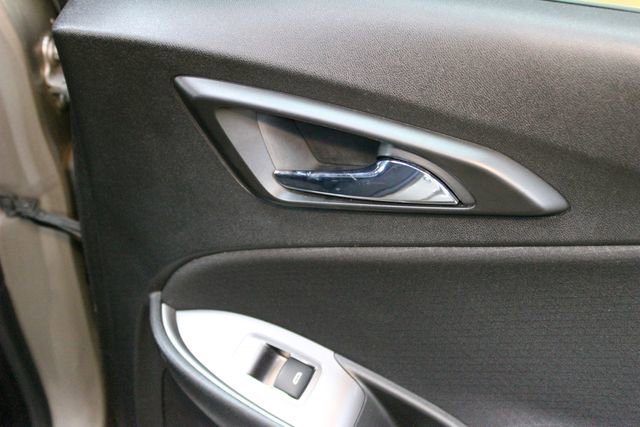 Used 2022 Chevrolet Malibu LT FWD image 12