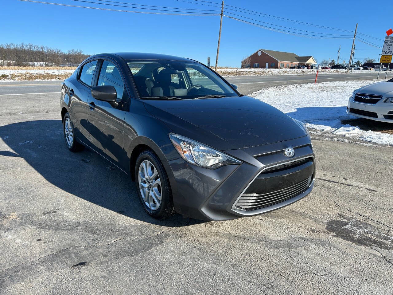 Used 2017 Toyota Yaris iA image 5