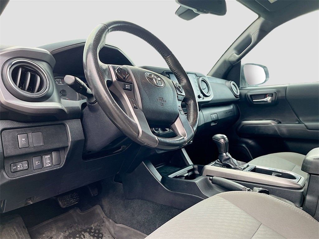 Used 2021 Toyota Tacoma TRD Off-Road image 9