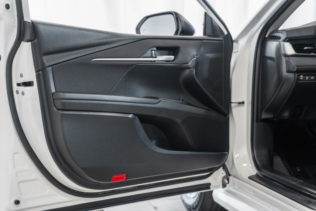 Used 2025 Toyota Camry LE FWD image 33