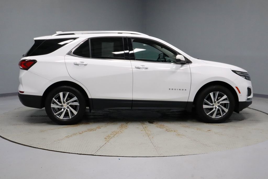 Used 2022 Chevrolet Equinox Premier AWD/4WD image 13