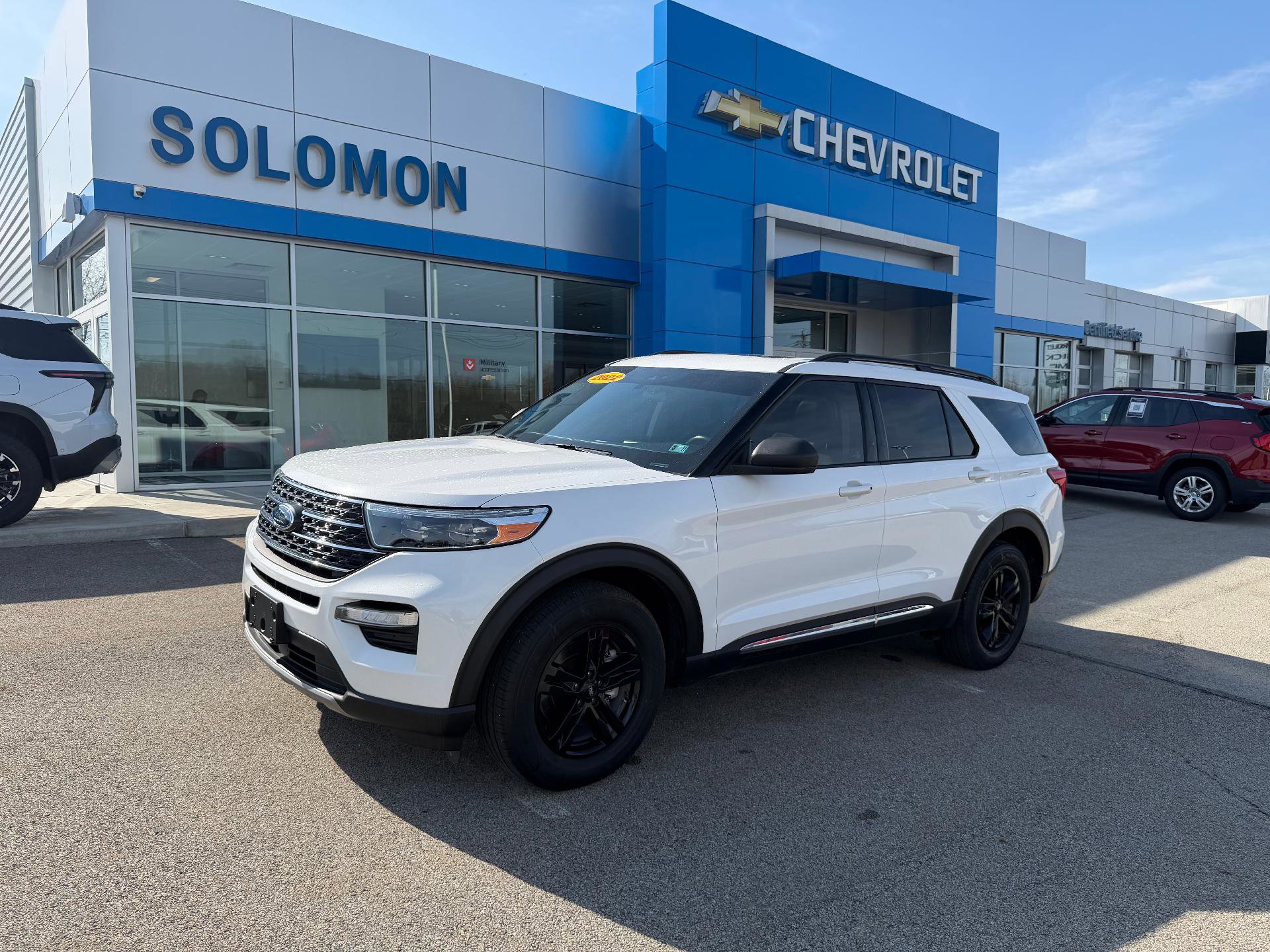 Used 2022 Ford Explorer XLT w/ Equipment Group 202A AWD/4WD image 2