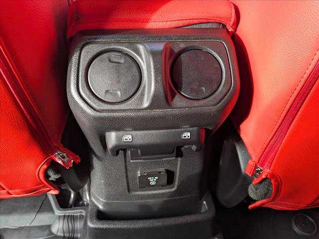 Used 2022 Jeep Wrangler Unlimited Sahara image 16