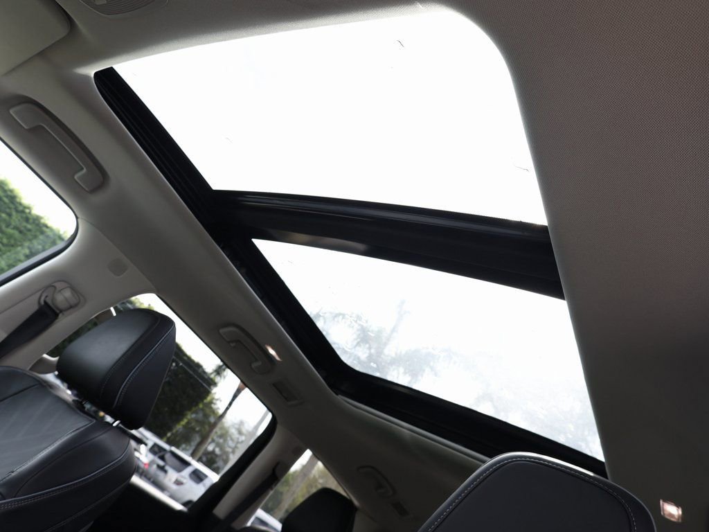 Certified 2025 INFINITI QX80 Luxe image 19