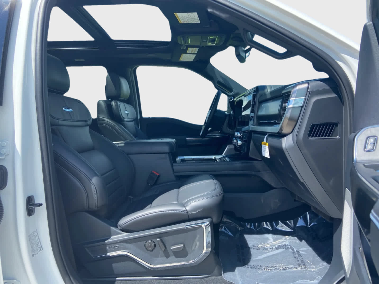 New 2026 Ford F450 Platinum w/ FX4 Off-Road Package AWD/4WD image 16