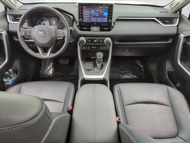 Used 2022 Toyota RAV4 XLE Premium AWD/4WD image 18
