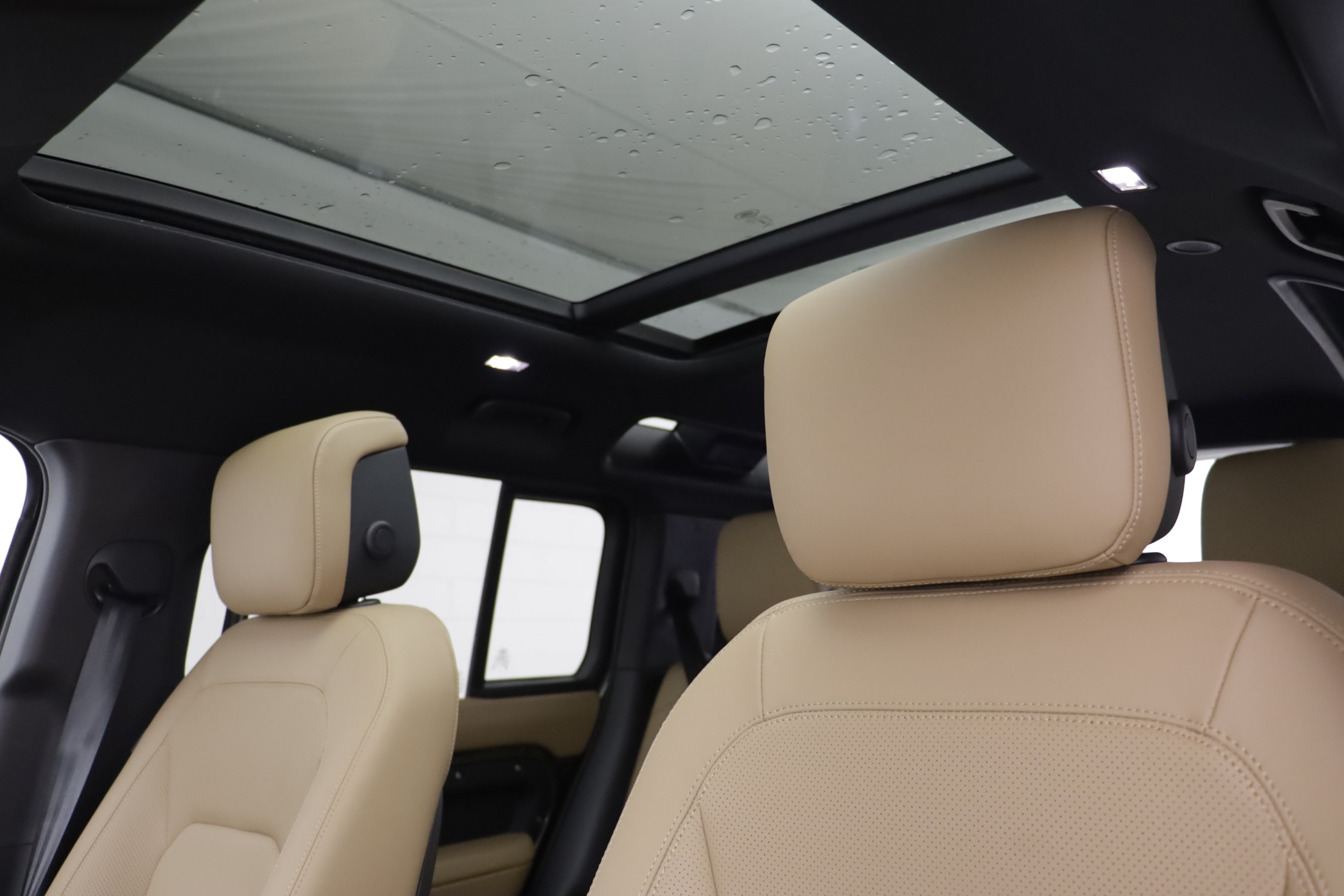 New 2026 Land Rover Defender 110 S AWD/4WD image 14