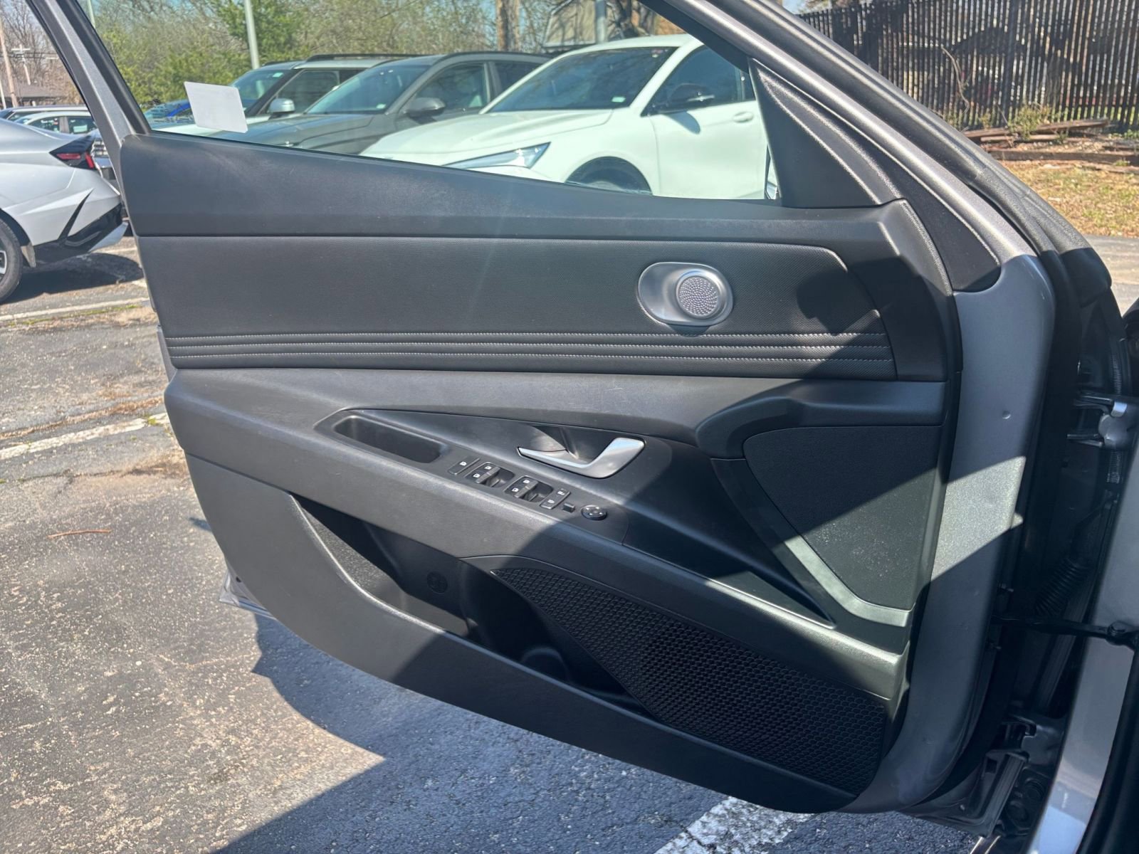 Used 2025 Hyundai Elantra SEL image 18