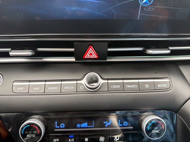 Certified 2024 Hyundai Elantra SEL FWD image 16