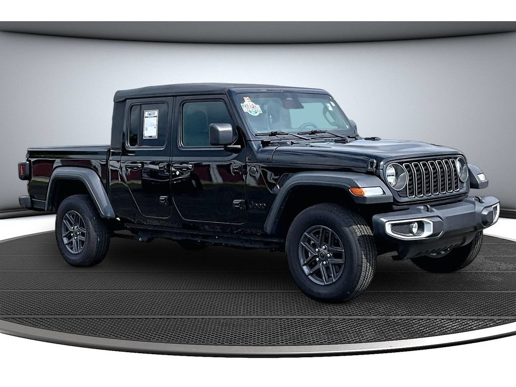 Used 2026 Jeep Gladiator Sport AWD/4WD image 14