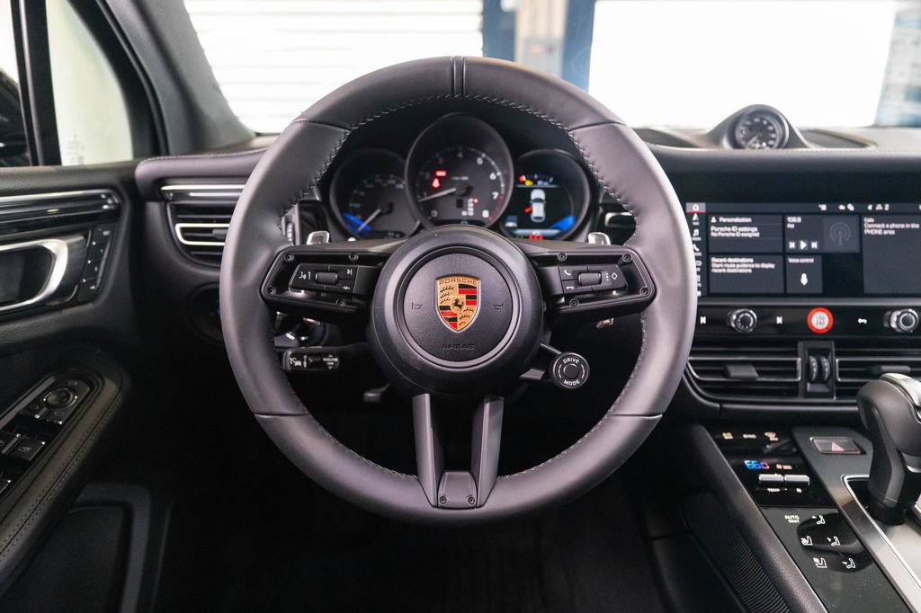 New 2026 Porsche Macan AWD/4WD image 32