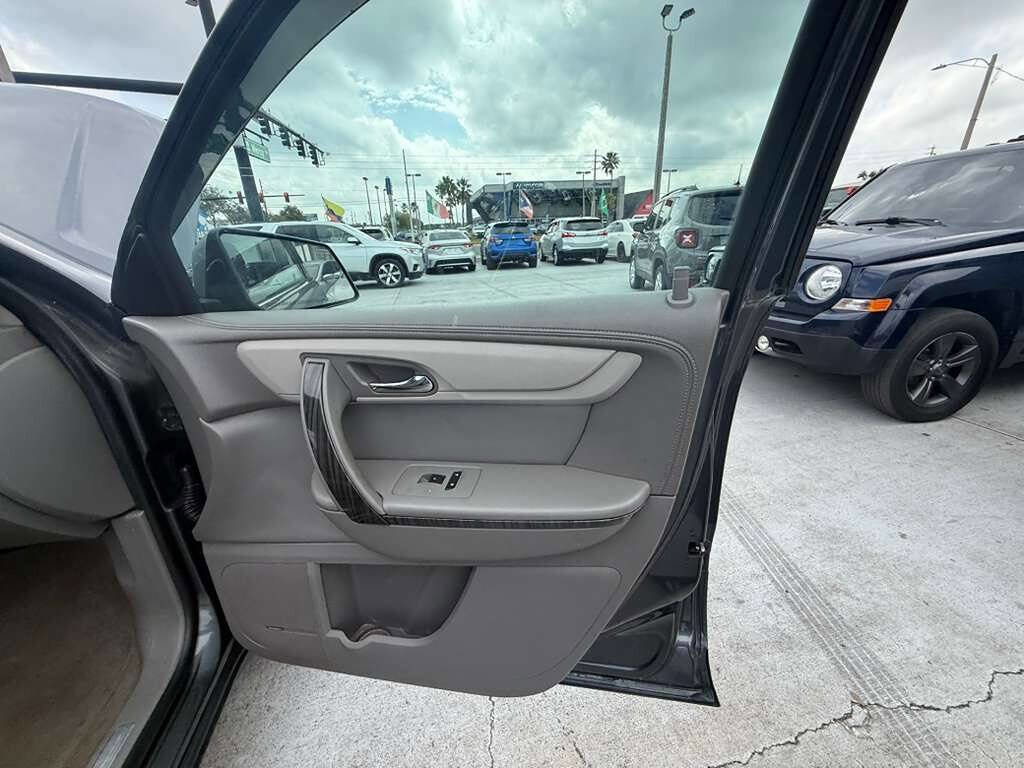 Used 2014 Chevrolet Traverse LTZ image 5