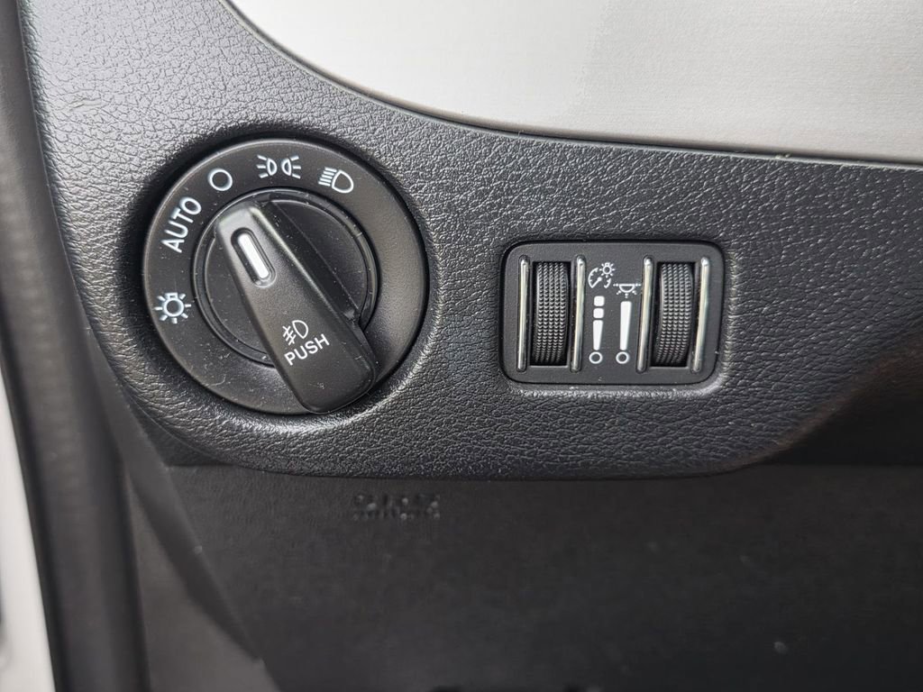 Used 2019 Dodge Grand Caravan GT image 23