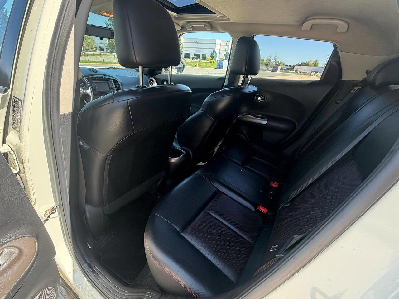 Used 2011 Nissan Juke SL image 10