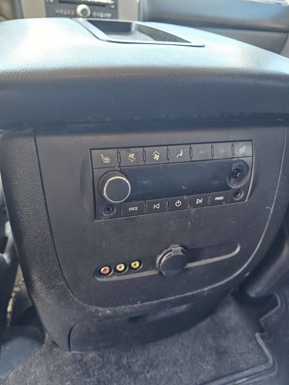 Used 2013 GMC Yukon XL SLT w/ SLT-2 Equipment Package image 18