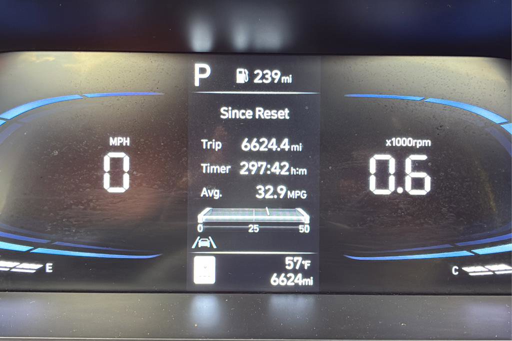 Certified 2025 Hyundai Elantra Sport image 23