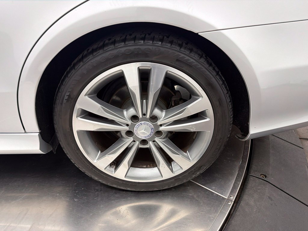 Used 2014 Mercedes-Benz E 350 4MATIC Sedan image 11