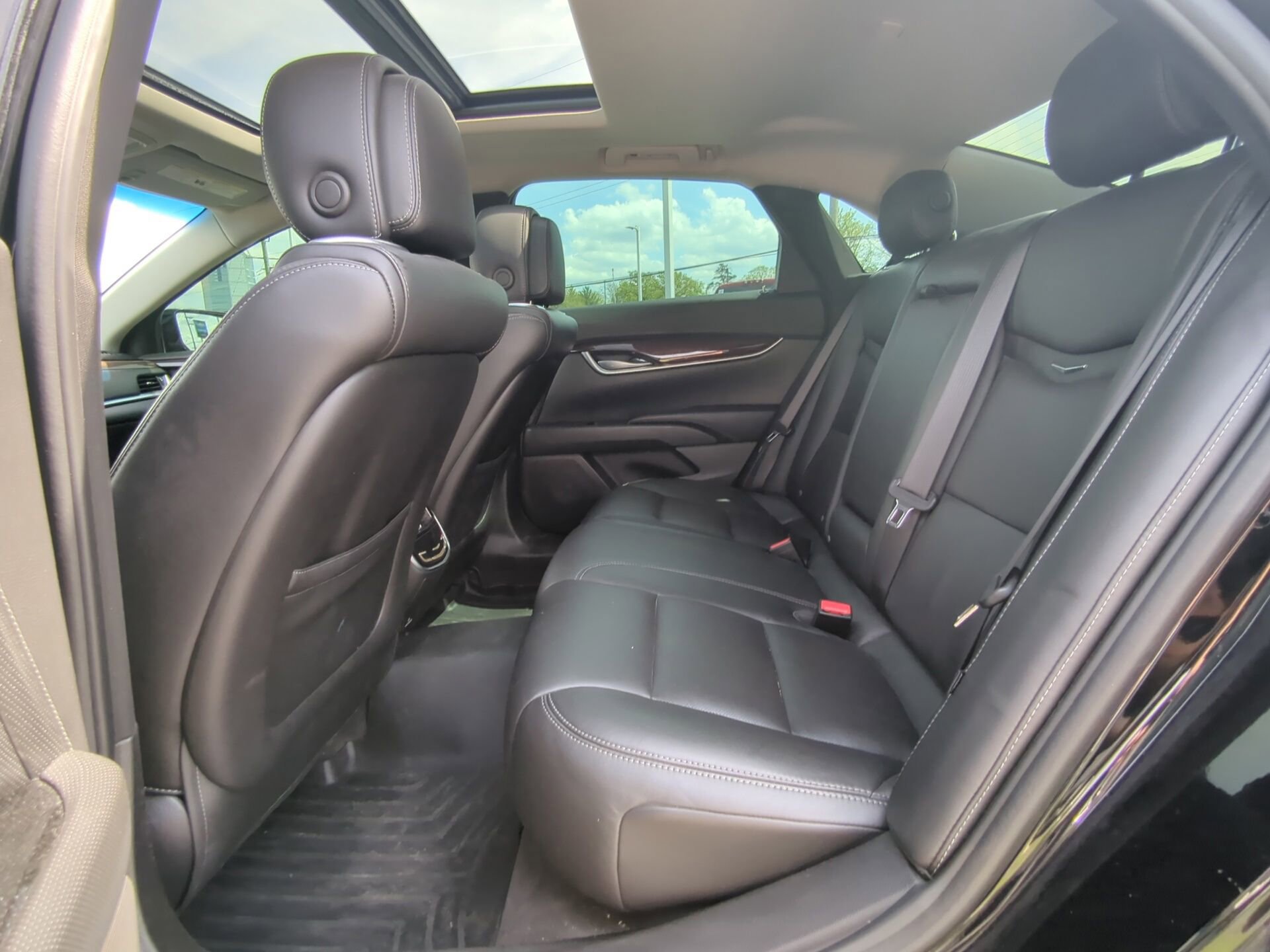 Used 2013 Cadillac XTS Premium AWD/4WD image 10