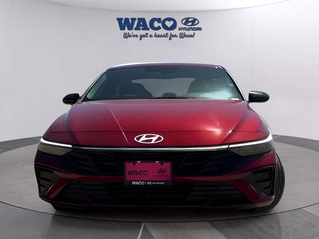 Used 2025 Hyundai Elantra Sport image 2