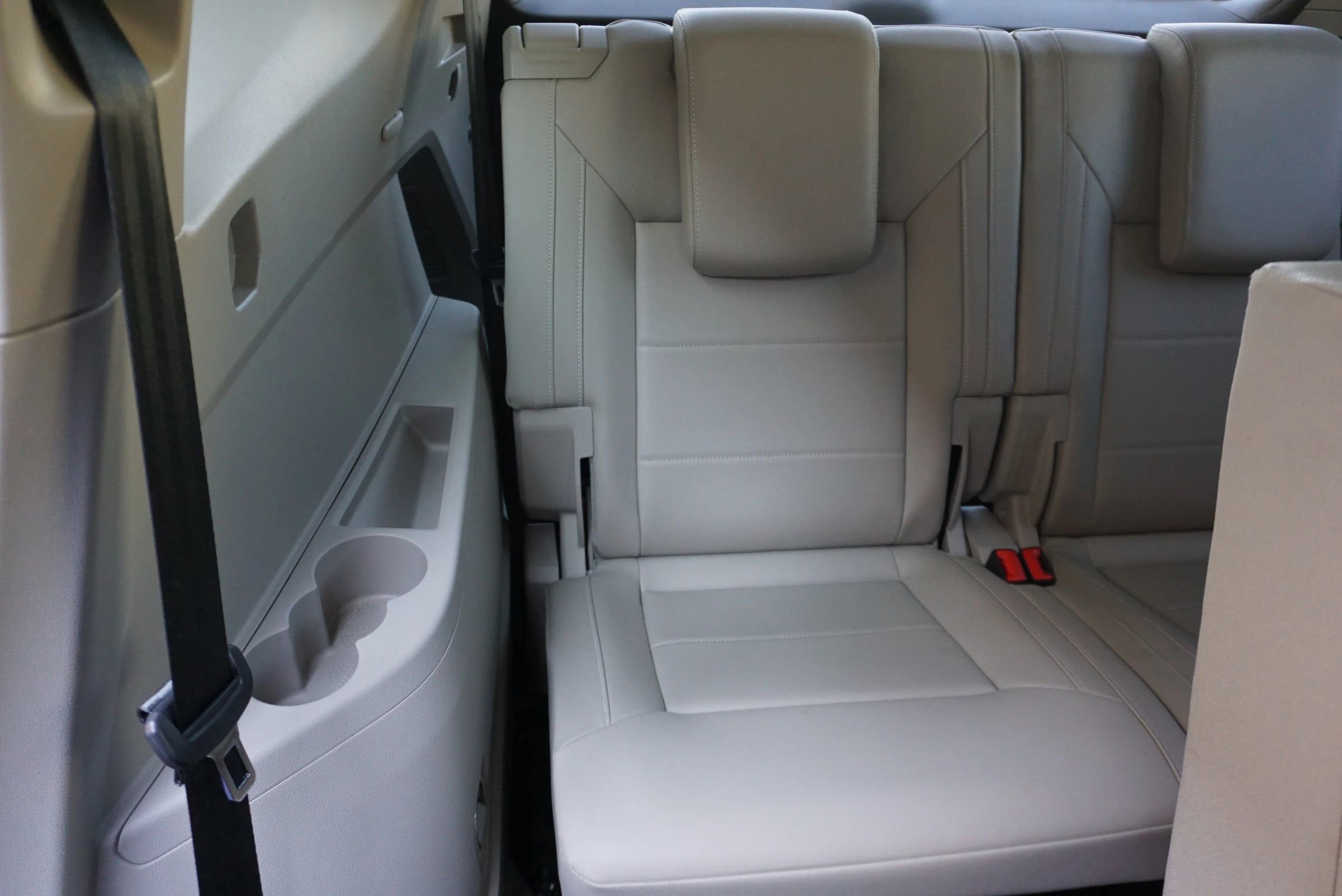 Used 2021 Volkswagen Atlas SE w/ Panoramic Sunroof Package image 17