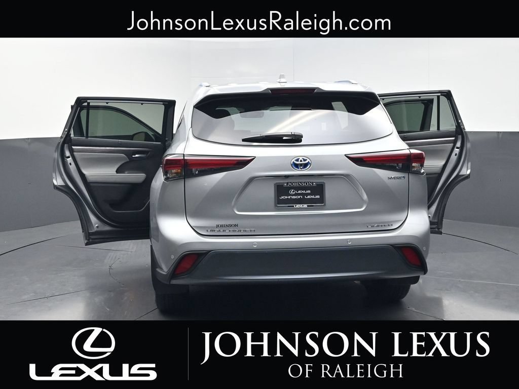 Used 2024 Toyota Highlander Limited AWD/4WD image 34