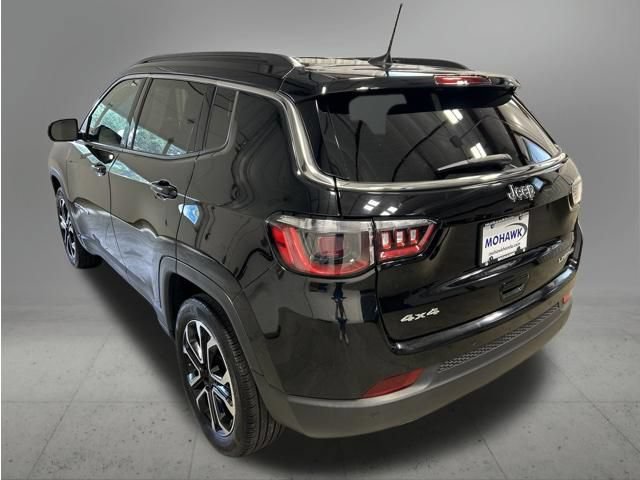 Used 2023 Jeep Compass Limited AWD/4WD image 3
