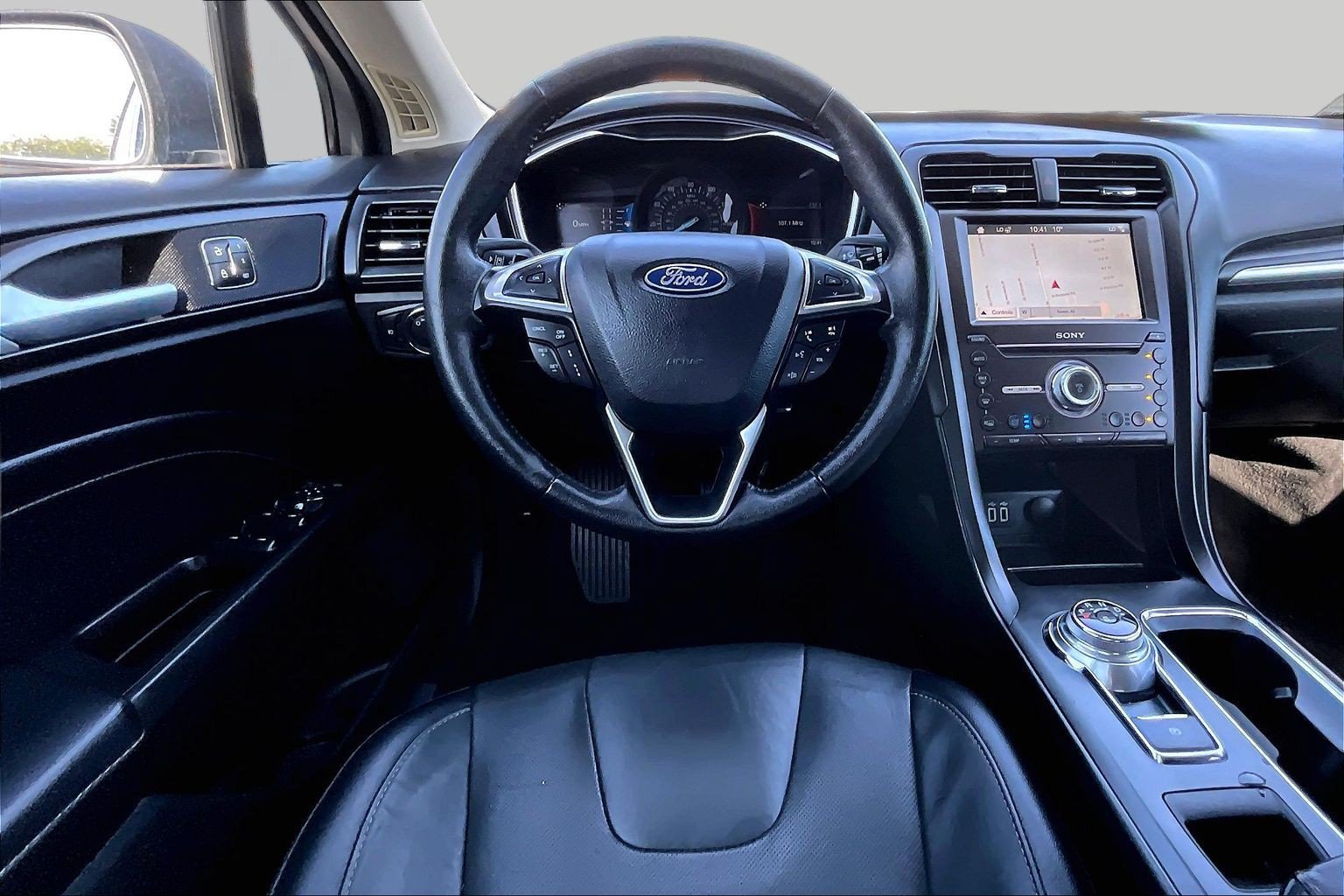 Used 2019 Ford Fusion Titanium AWD/4WD image 3