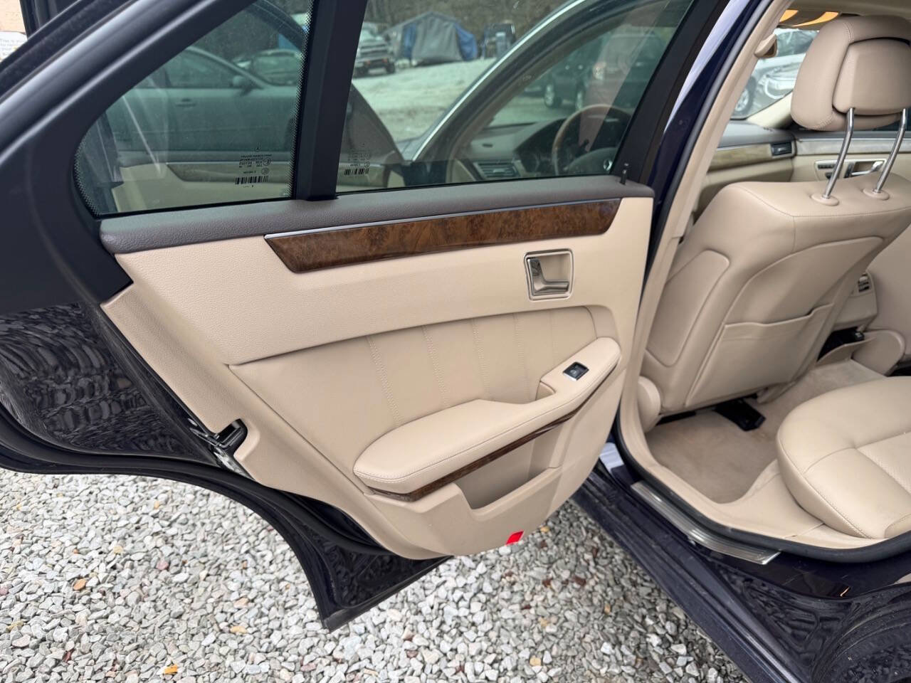 Used 2011 Mercedes-Benz E 350 4MATIC Sedan image 12