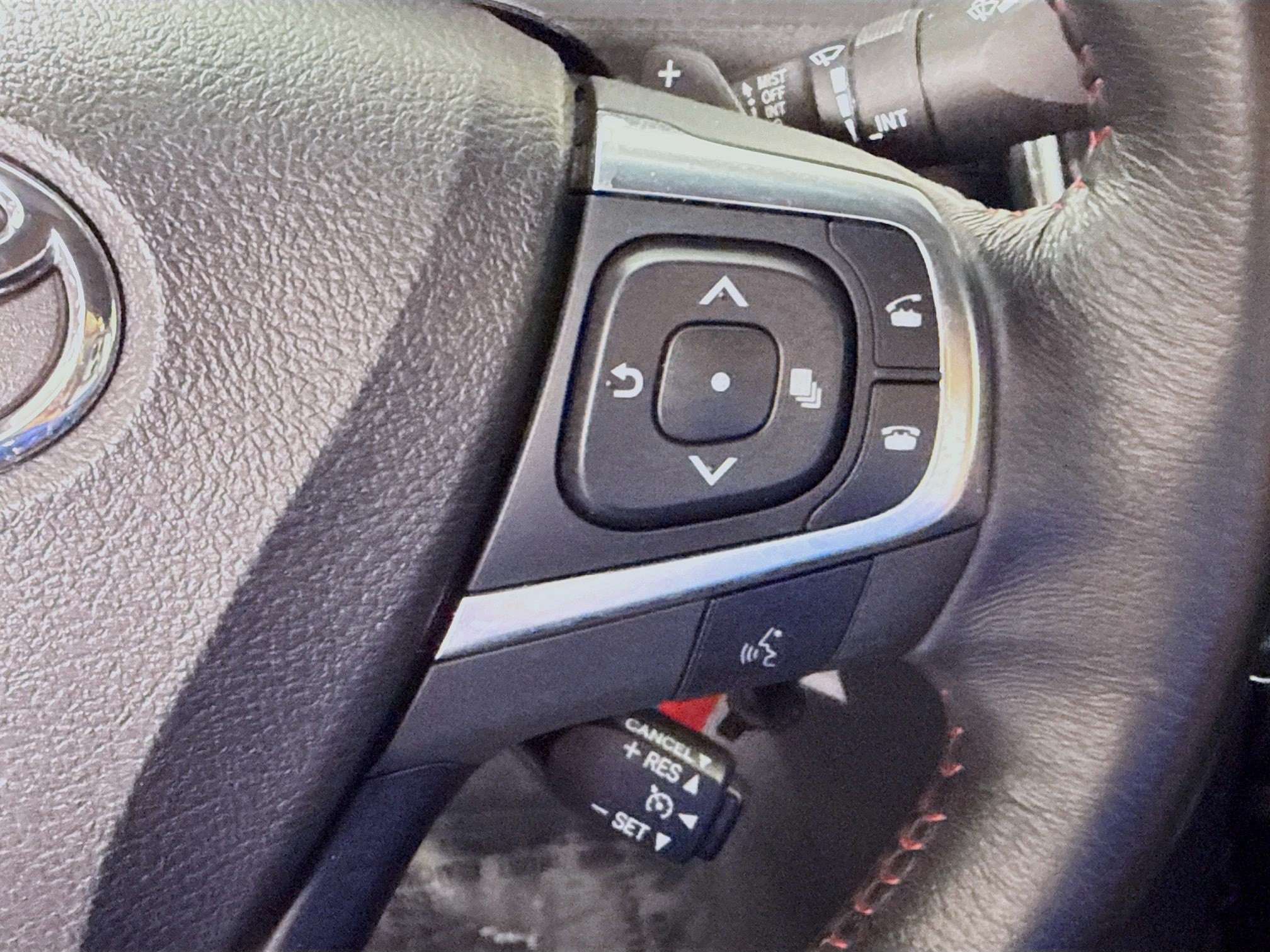 Used 2017 Toyota Camry SE FWD image 15