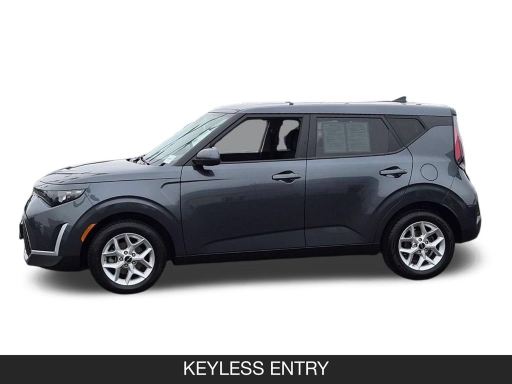 Used 2024 Kia Soul LX w/ Option Group 015 FWD image 5