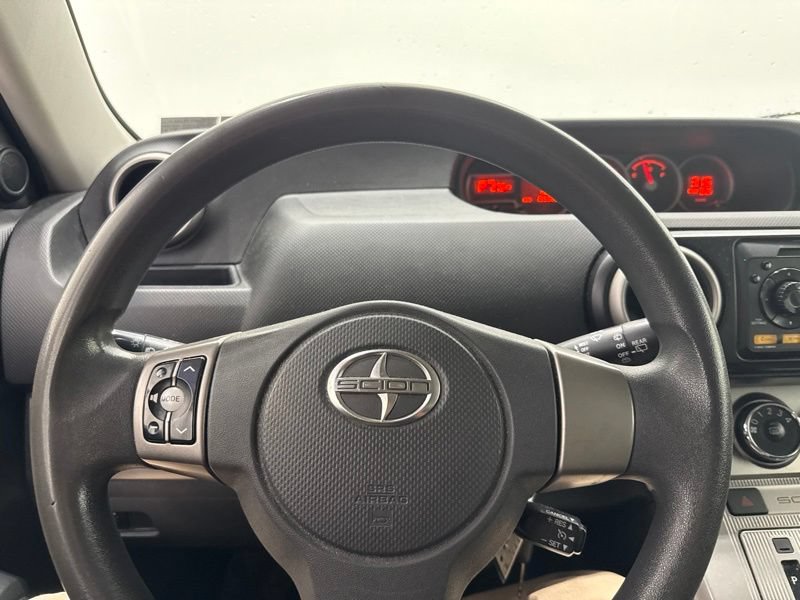Used 2013 Scion xB FWD image 20