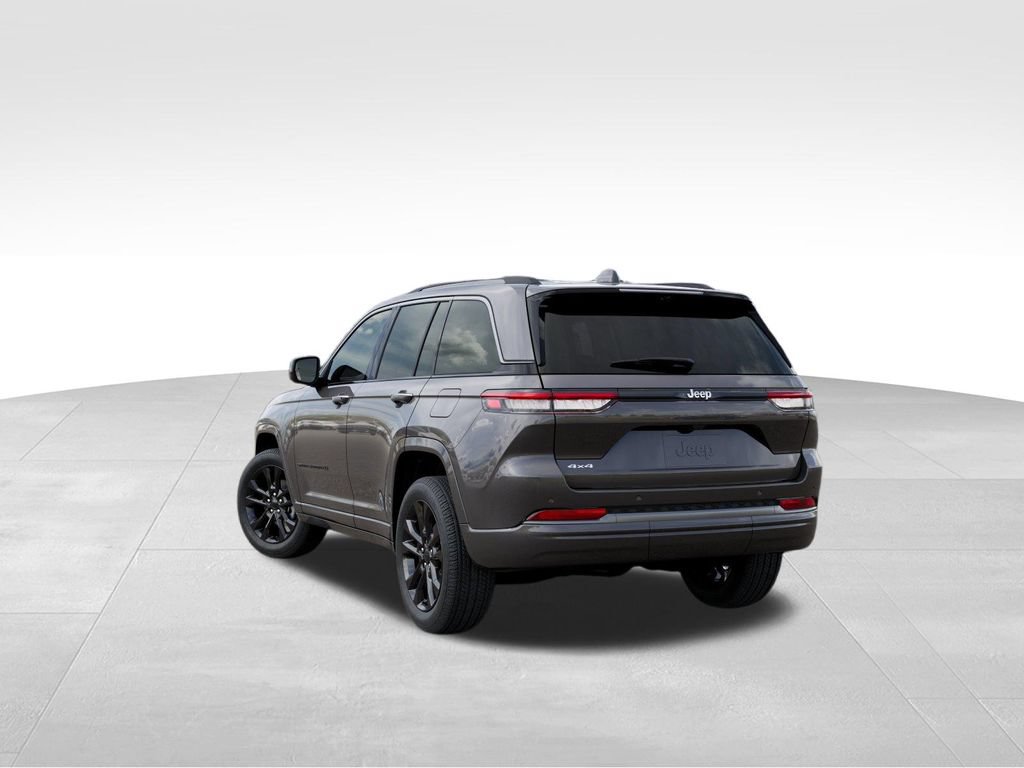 Used 2026 Jeep Grand Cherokee Limited AWD/4WD image 3