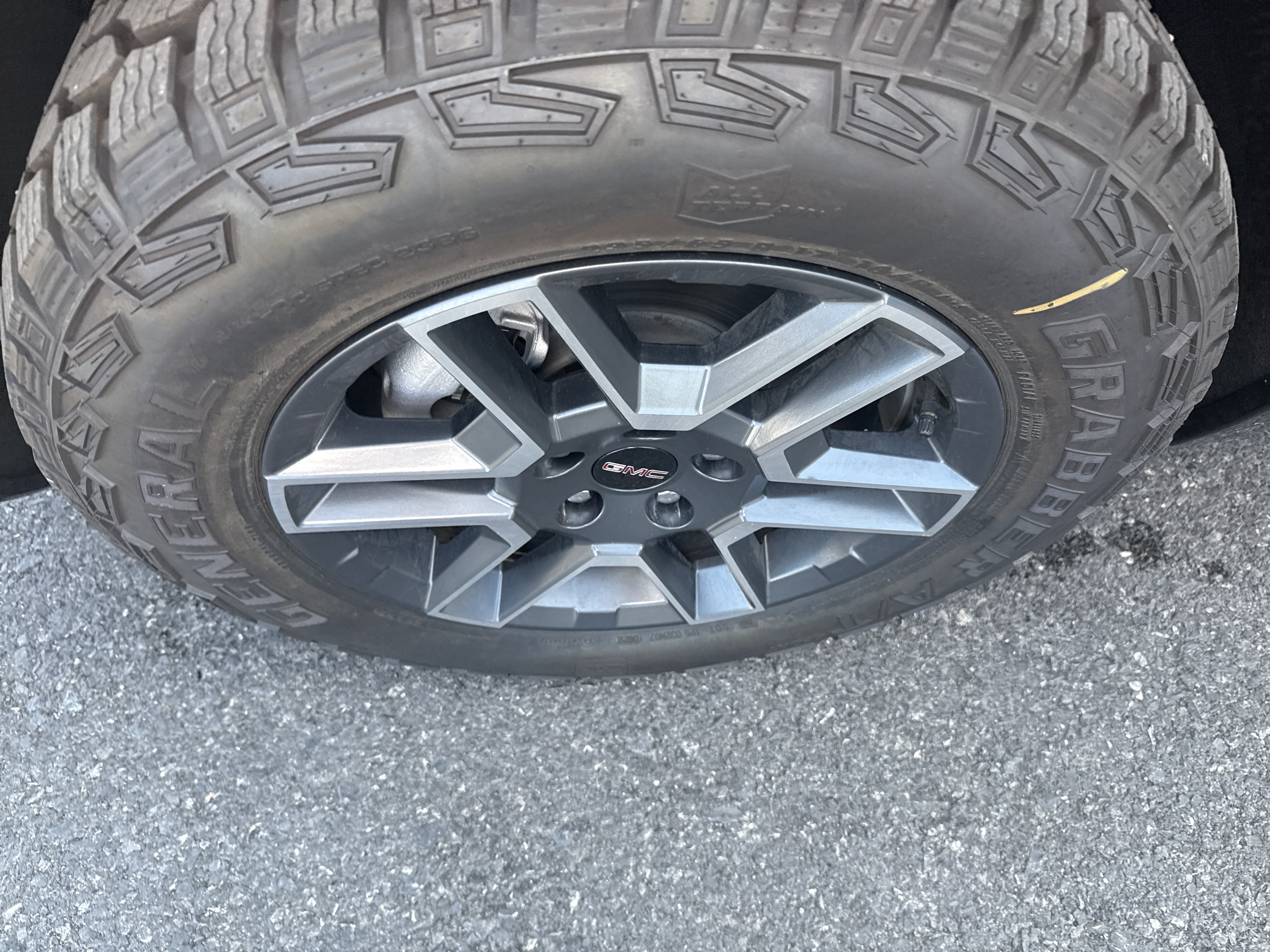 New 2027 GMC Terrain AT4 w/ Convenience Package III AWD/4WD image 10