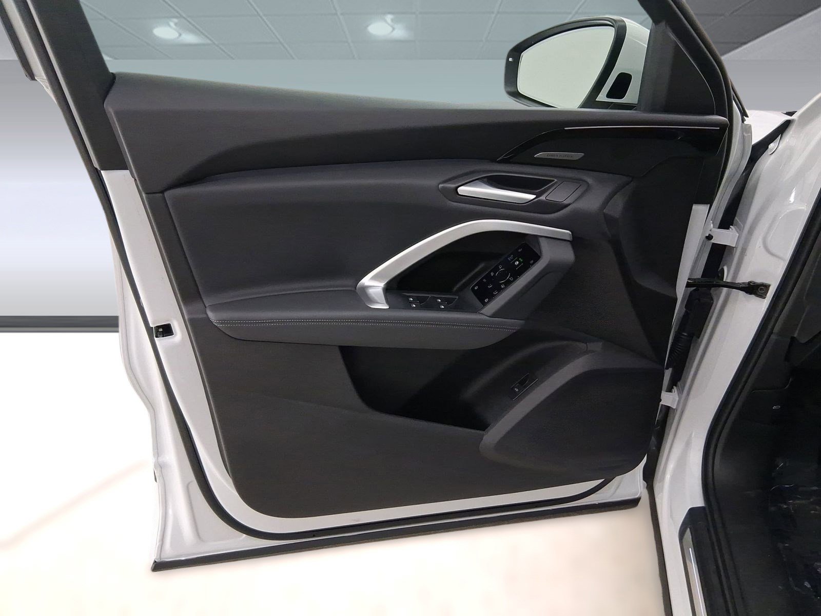 Used 2025 Audi Q5 Premium Plus w/ Premium Plus image 19