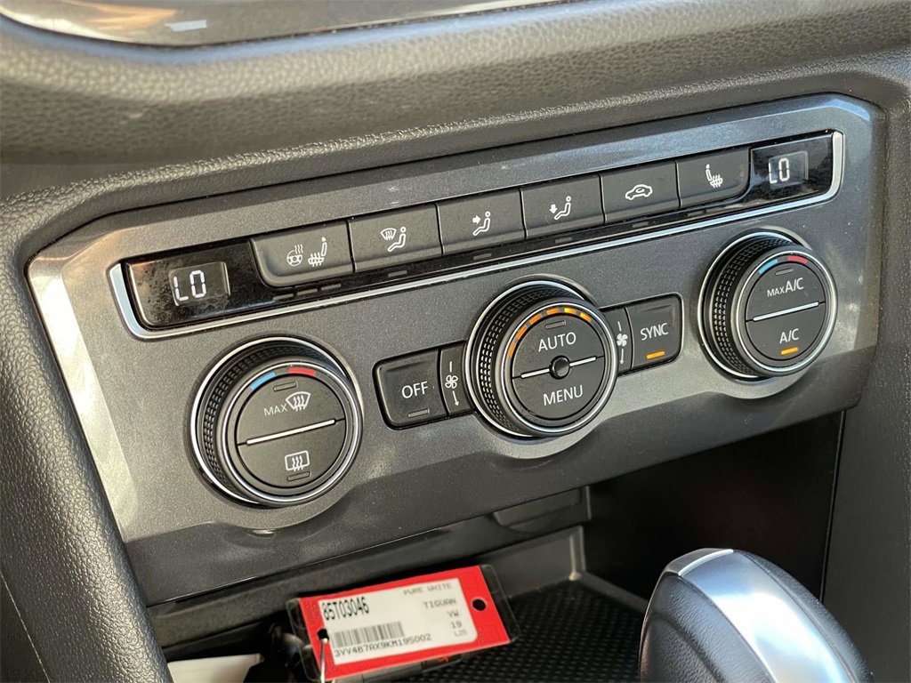 Used 2019 Volkswagen Tiguan SEL Premium image 15