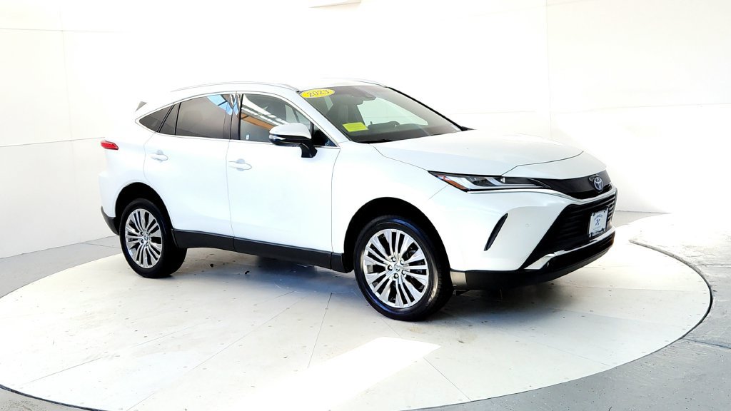 Certified 2023 Toyota Venza XLE AWD/4WD image 7