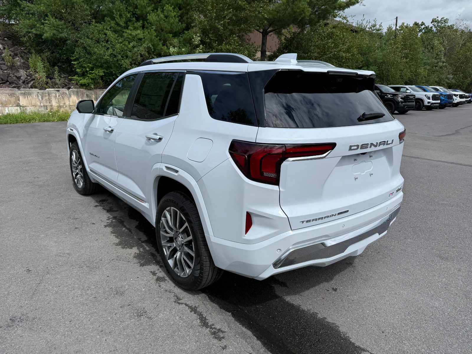 New 2027 GMC Terrain Denali AWD/4WD image 3