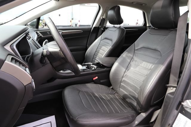 Used 2015 Ford Fusion SE w/ Equipment Group 502A FWD image 13