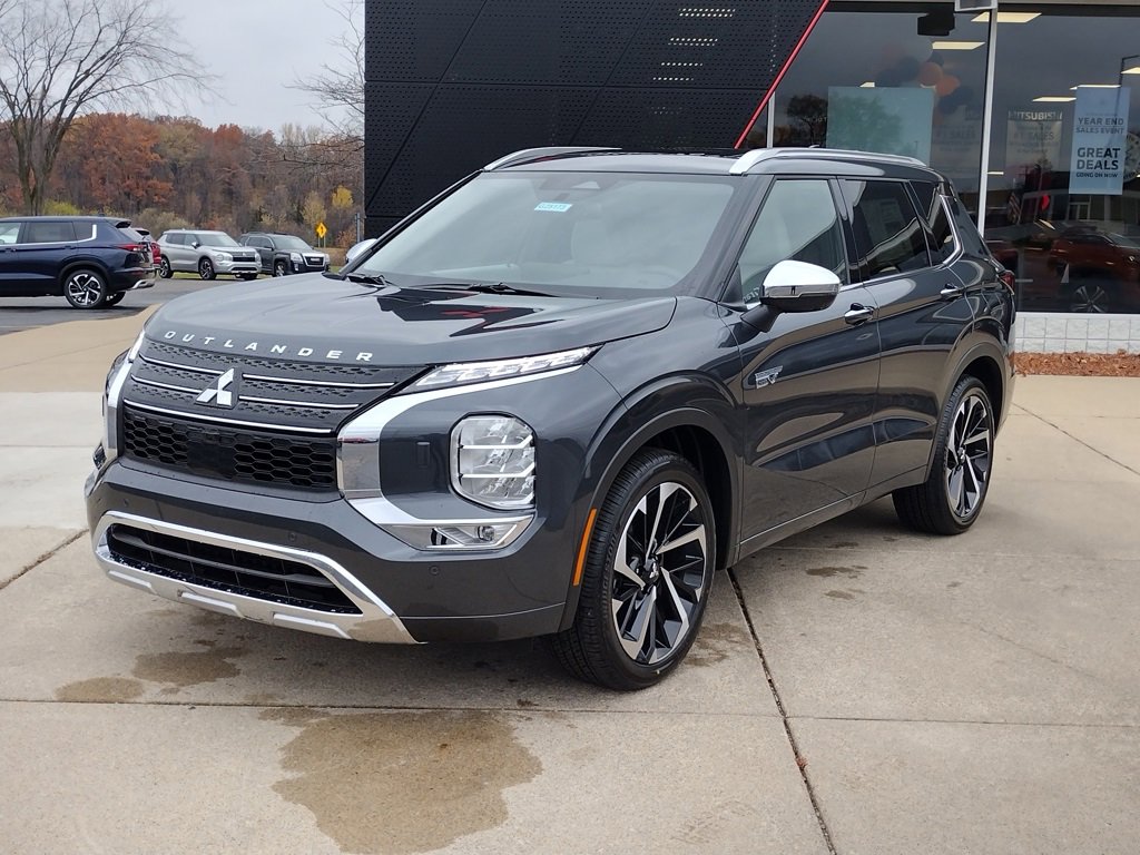 New 2025 Mitsubishi Outlander SEL