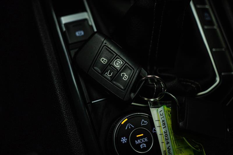 Used 2024 Volkswagen Tiguan SE image 23