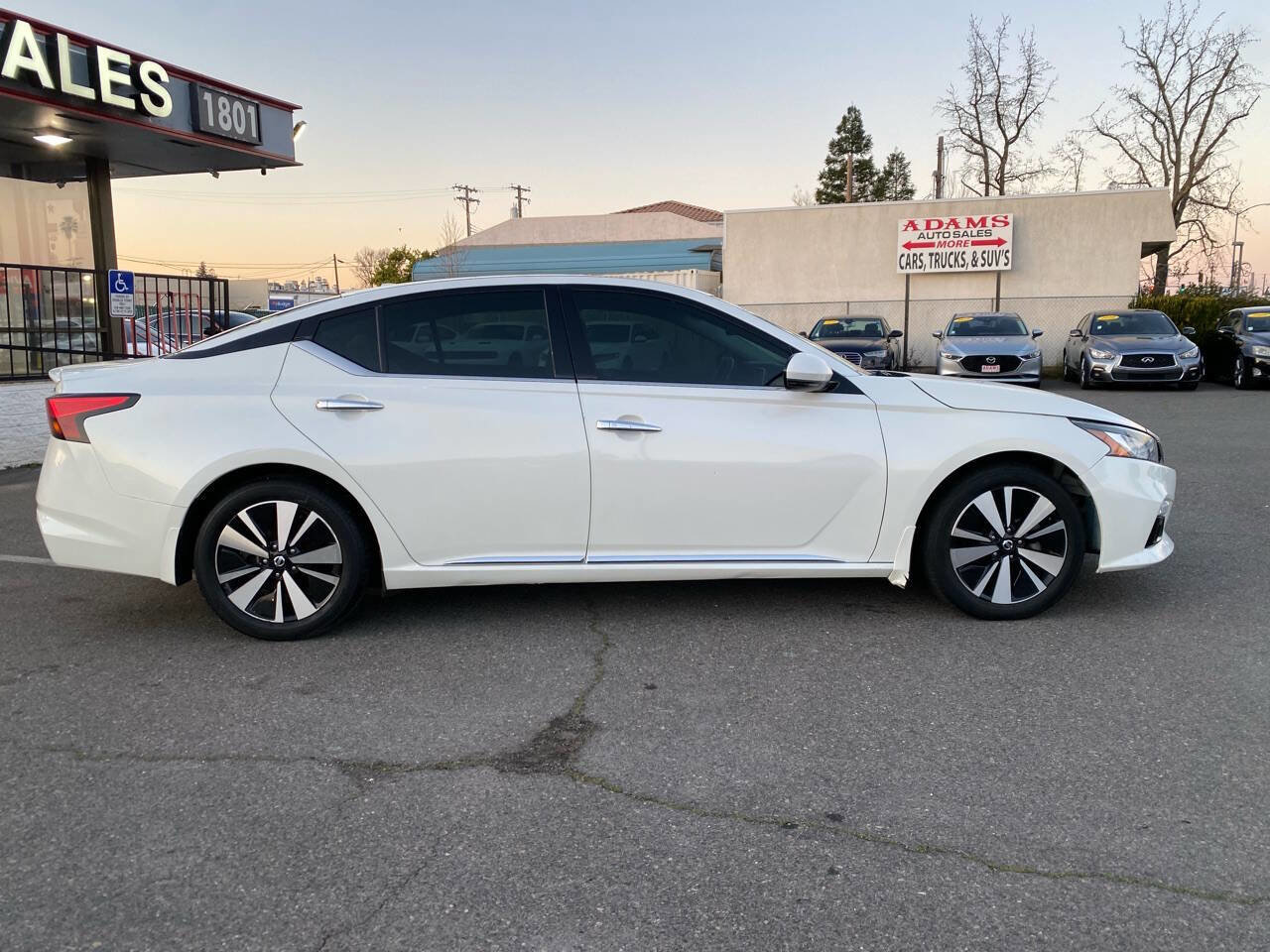 Used 2019 Nissan Altima 2.5 SV image 2
