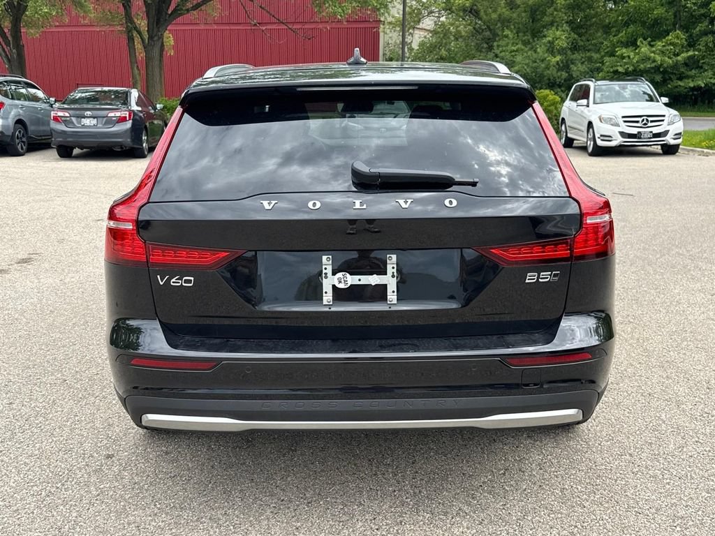 New 2026 Volvo V60 B5 Cross Country Plus w/ Climate Package AWD/4WD image 3