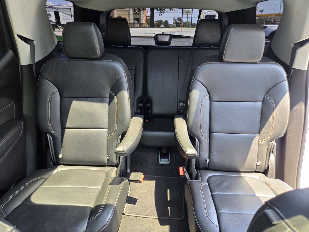 Used 2019 Chevrolet Traverse LT FWD image 44