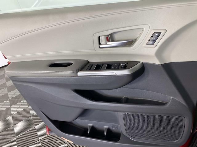 Used 2024 Toyota Sienna Limited image 22