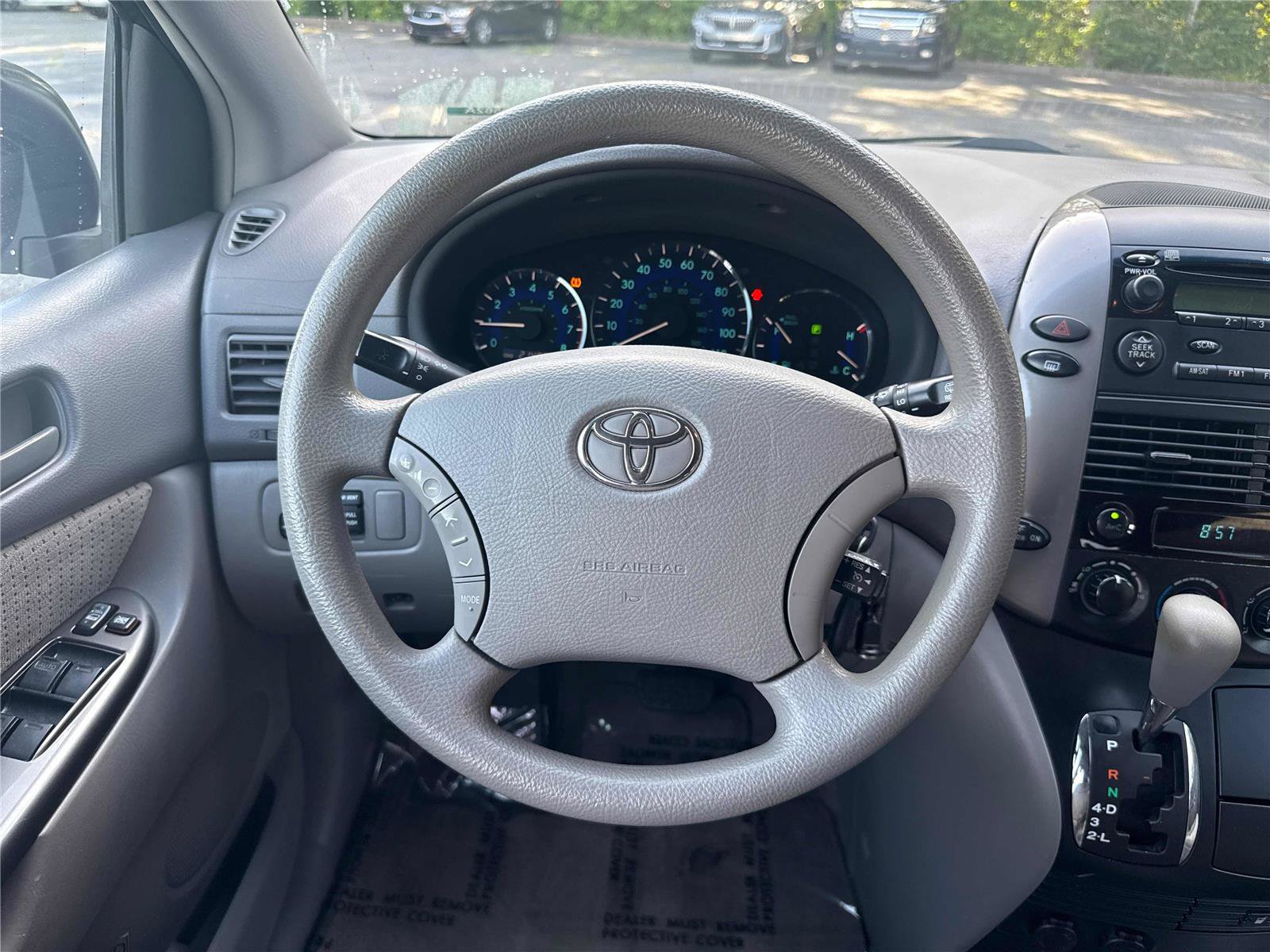 Used 2010 Toyota Sienna FWD image 18