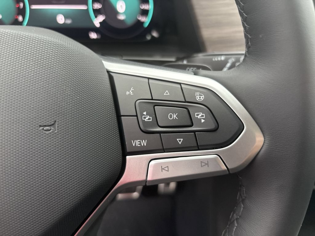 Used 2025 Volkswagen Atlas SEL Premium R-Line AWD/4WD image 16