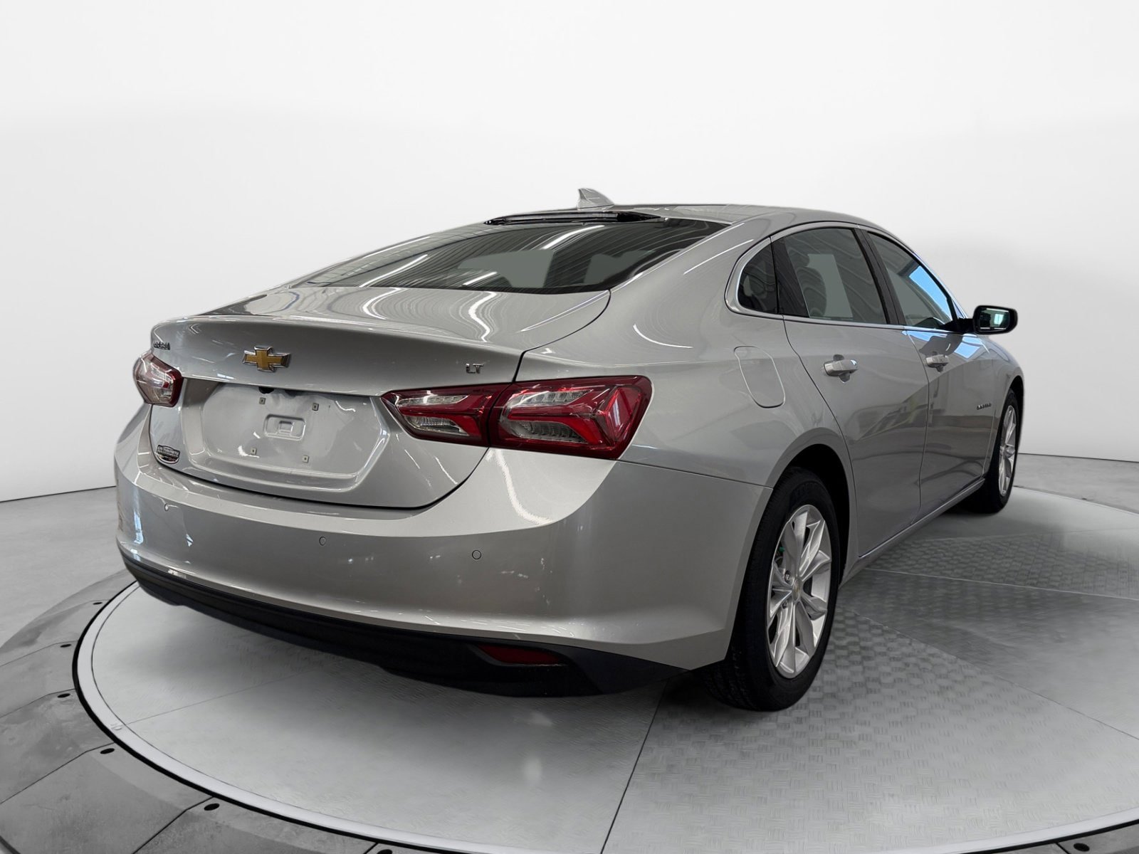 Used 2021 Chevrolet Malibu LT FWD image 5