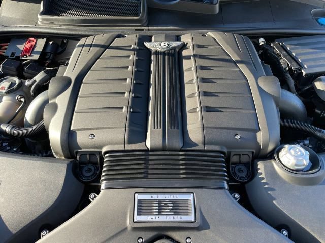 Used 2018 Bentley Bentayga Onyx Edition AWD/4WD image 4